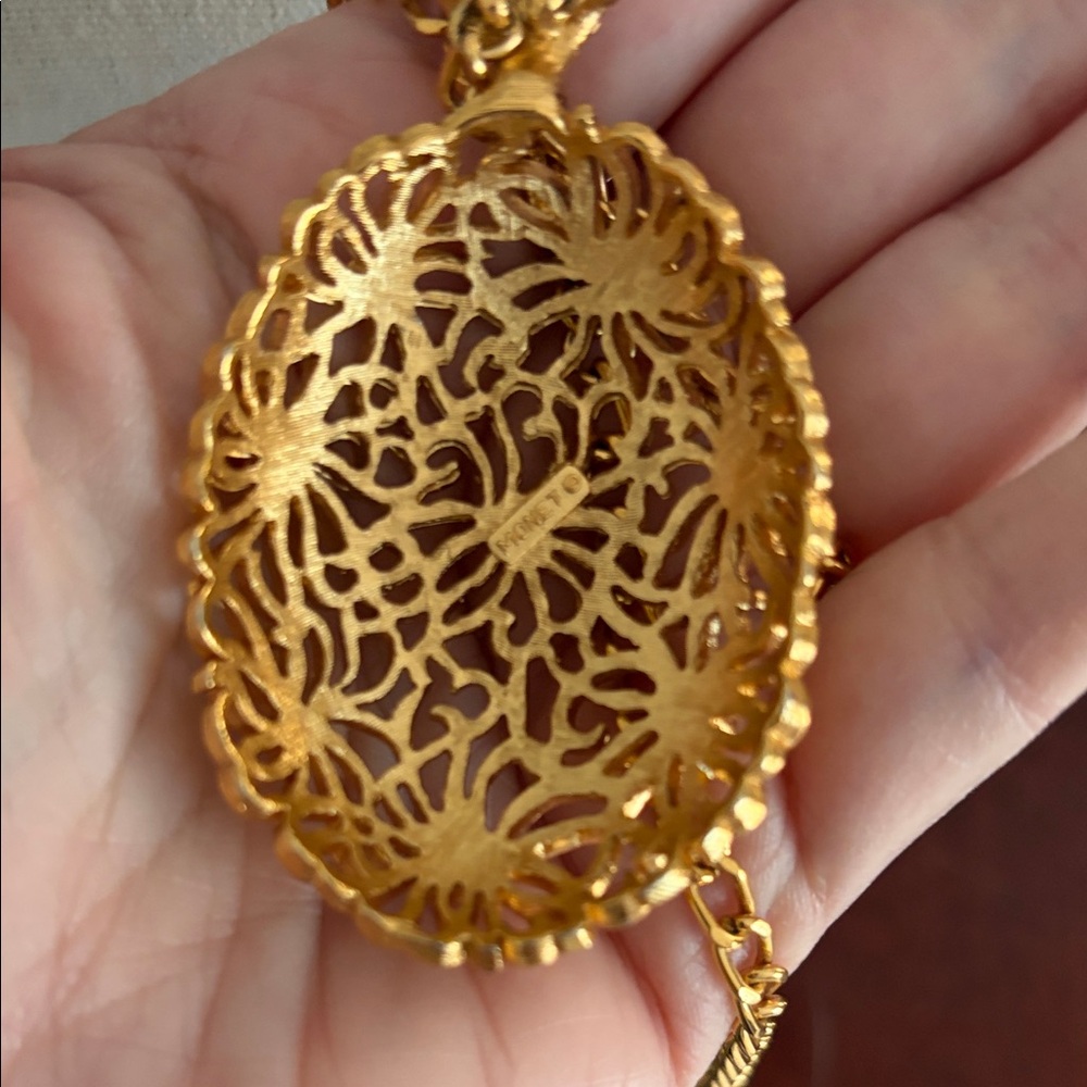 Vintage Monet Gold Plated Filagree Egg Pendant Necklace #431 - Picture 6 of 9